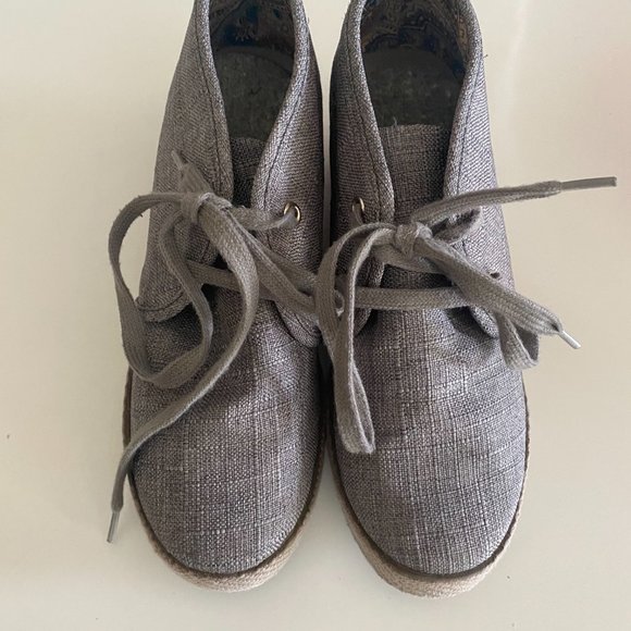 Aldo grey hidden wedge lace ankle booties - Picture 3 of 5